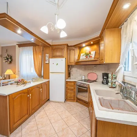 Daire Artemis Superb 2 Bedroom 700 M Away From The