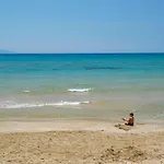 Artemis Superb 2 Bedroom 700 M Away From The *