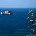 Artemis Superb 2 Bedroom 700 M Away From The Миния