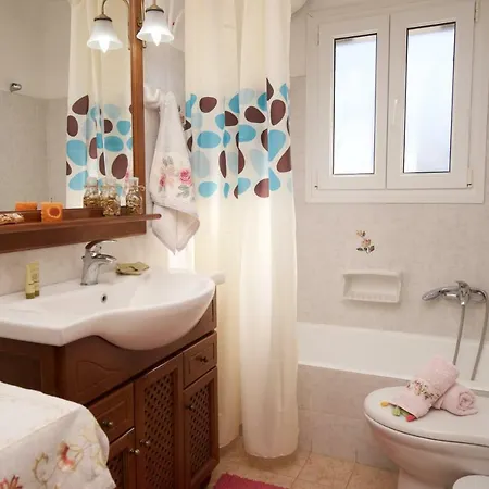 Artemis Superb 2 Bedroom 700 M Away From The *